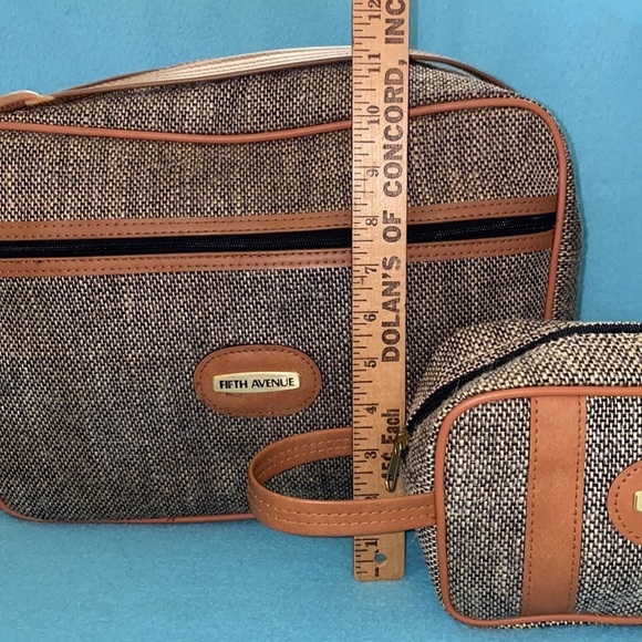 SAKS FIFTH AVENUE Travel bag and toiletry case tweedy texture lined inside both - Picture 9 of 13